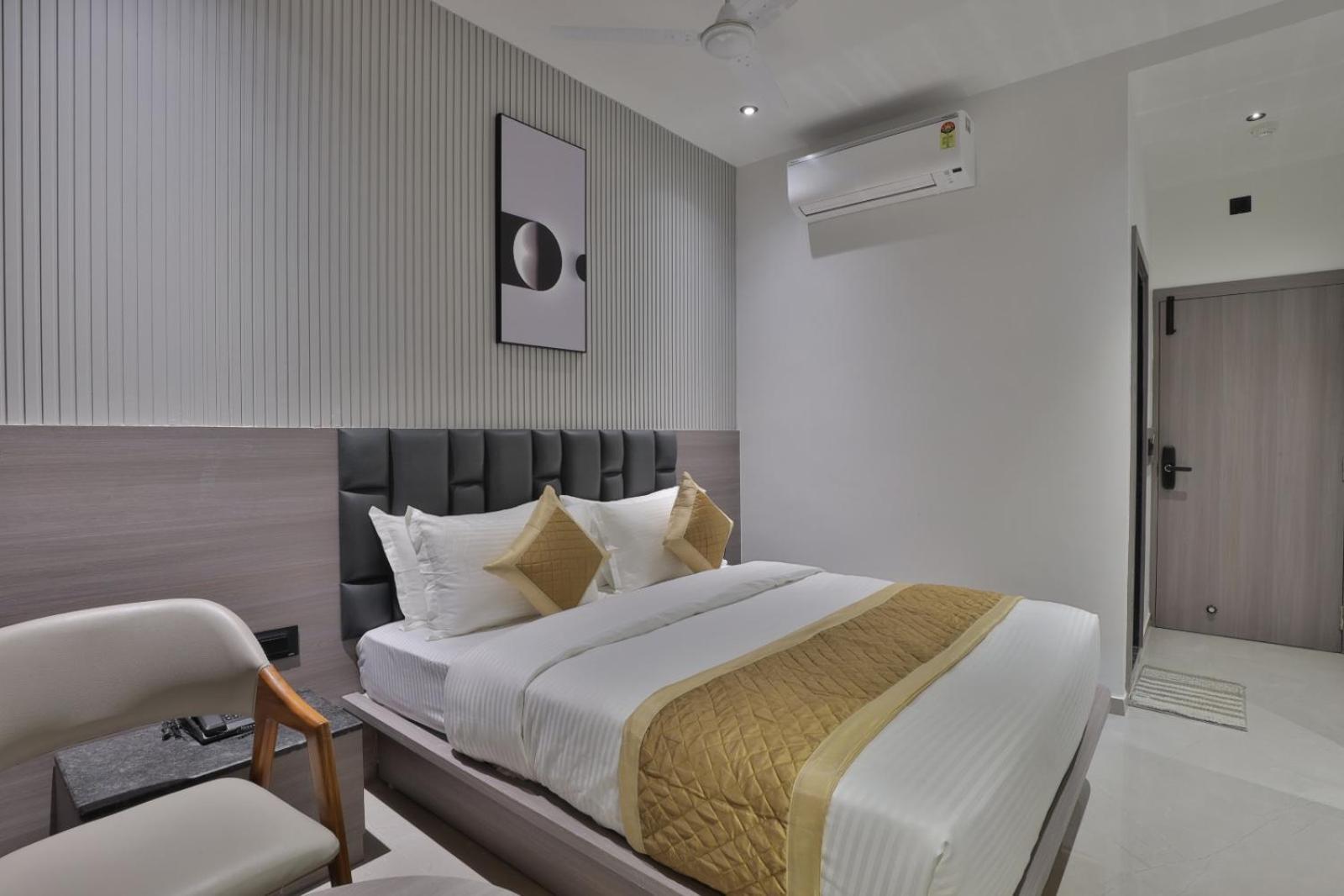 Hotel Legacy Ahmedabad Exteriör bild