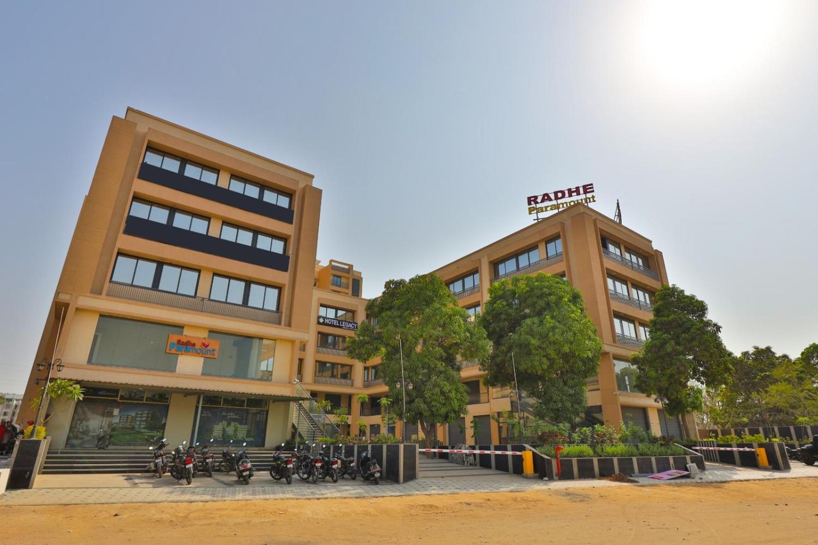 Hotel Legacy Ahmedabad Exteriör bild
